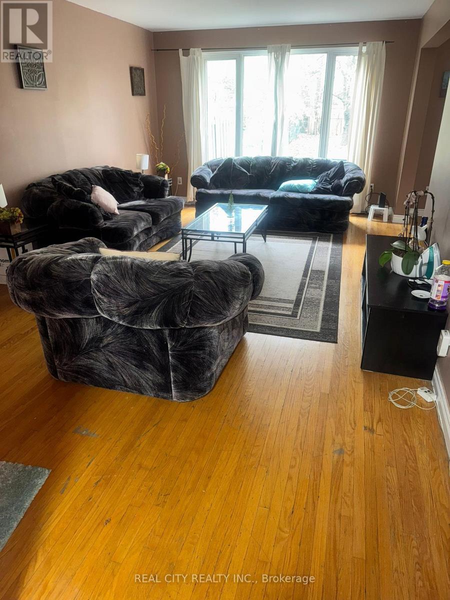 2290 Delkus Crescent, Mississauga, ON