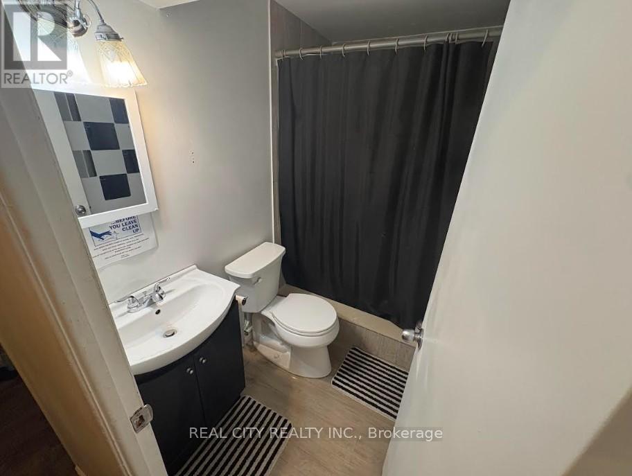 2290 Delkus Crescent, Mississauga, ON
