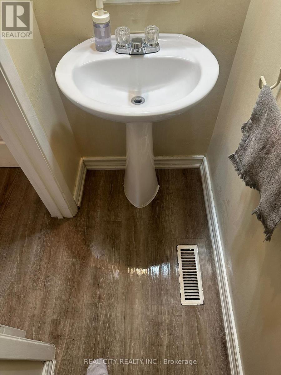 2290 Delkus Crescent, Mississauga, ON
