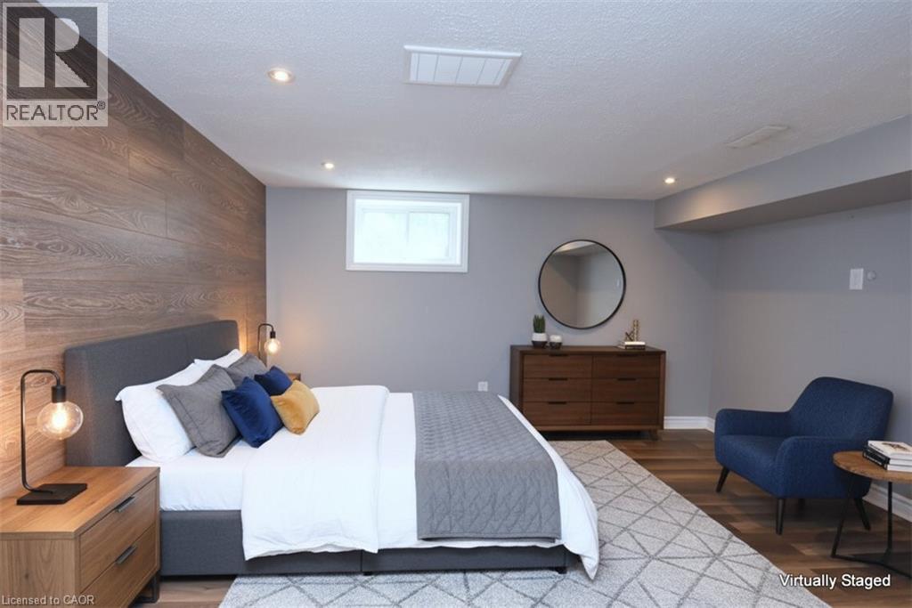 VIRTUALLY STAGED - 945 Glen View Avenue, Burlington, ON
