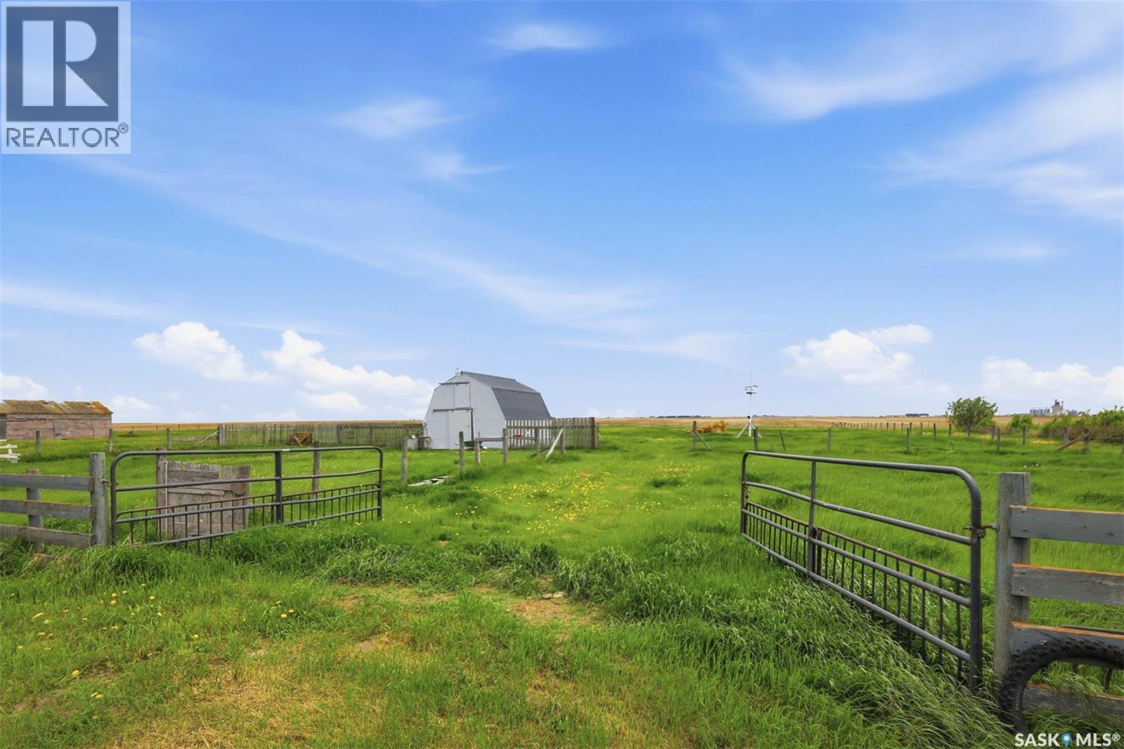 "Land Of The Living Skies" Acreage, Davidson, SK