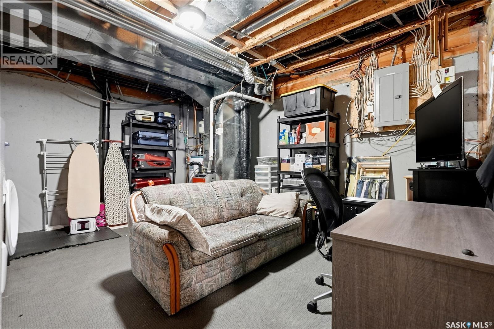 C 905 9Th Street E, Saskatoon, SK