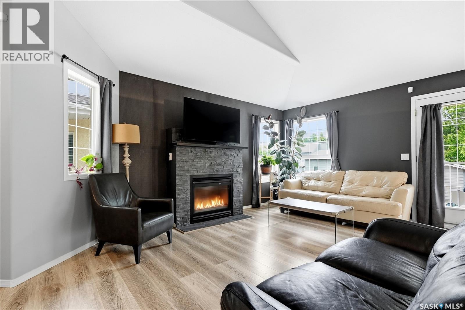 C 905 9Th Street E, Saskatoon, SK