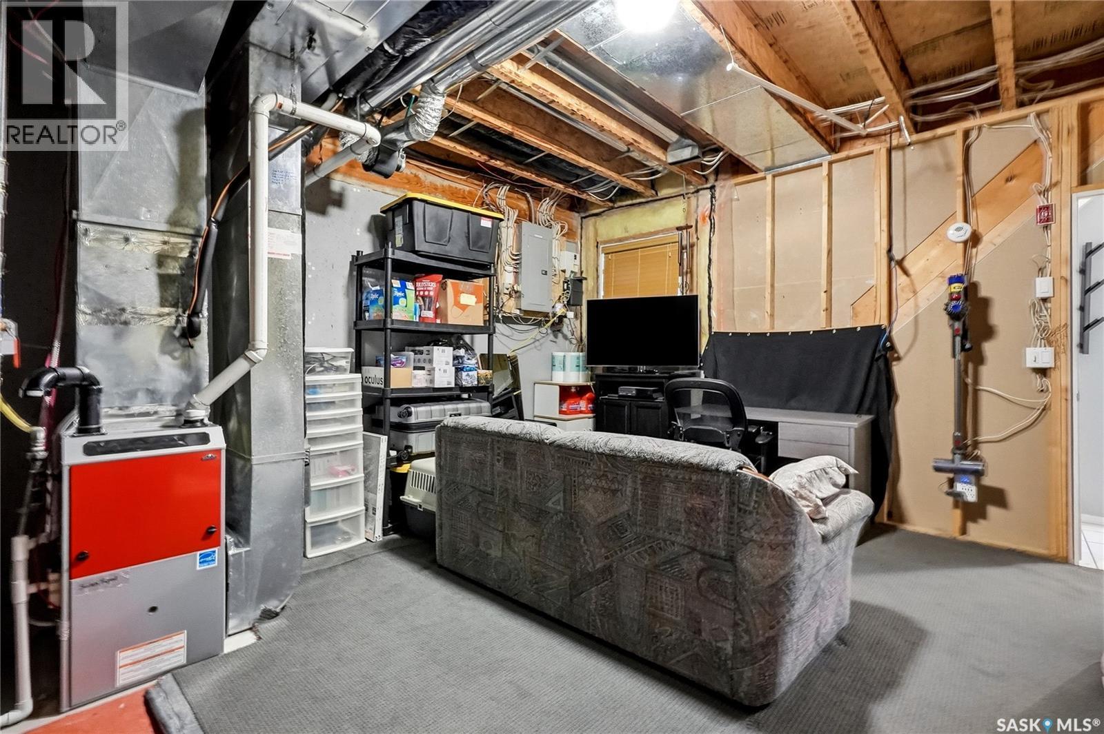 C 905 9Th Street E, Saskatoon, SK
