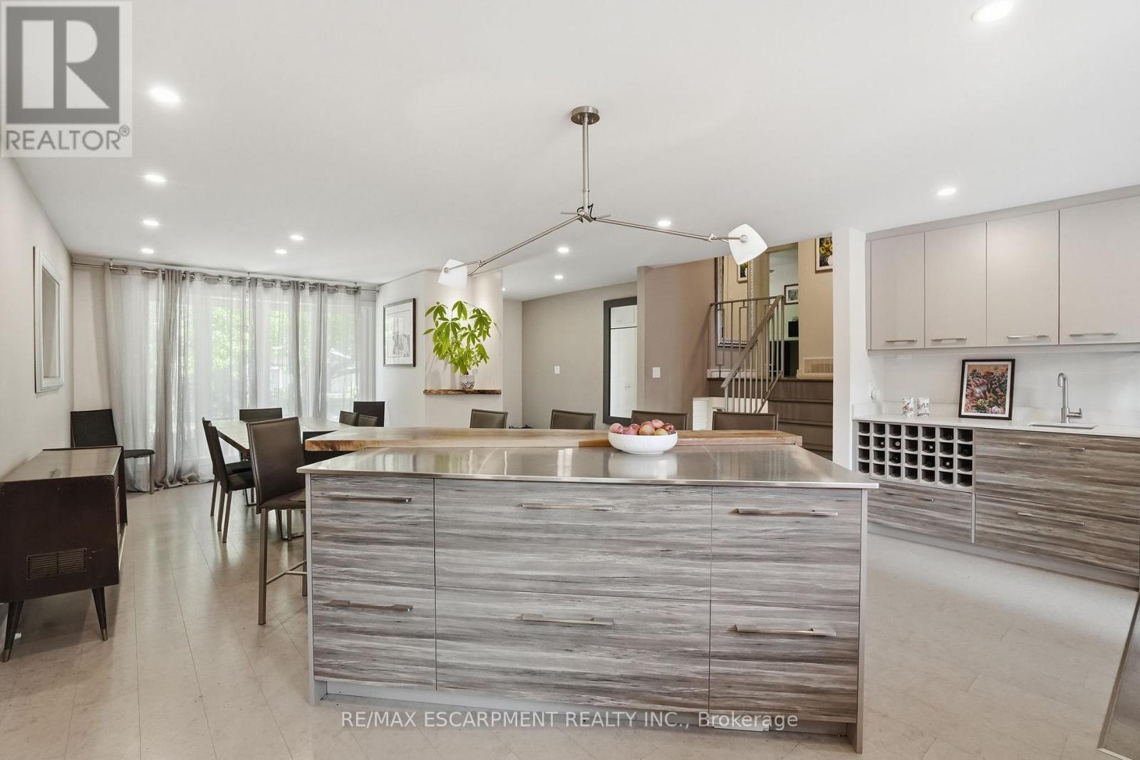 570 Rosedale Crescent, Burlington, ON