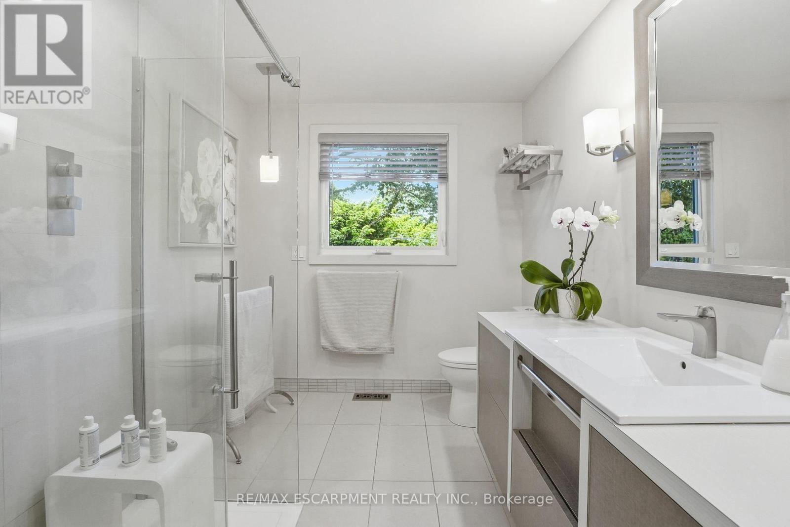 570 Rosedale Crescent, Burlington, ON