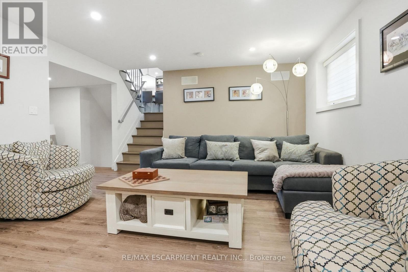 570 Rosedale Crescent, Burlington, ON