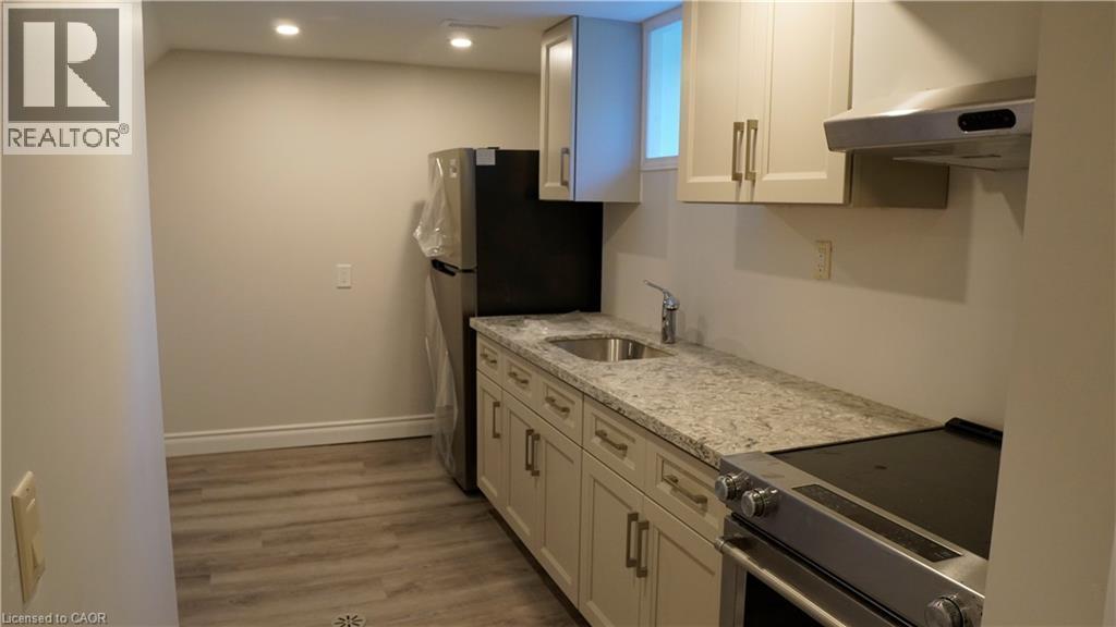 12 Cecilia Court, Hamilton, ON
