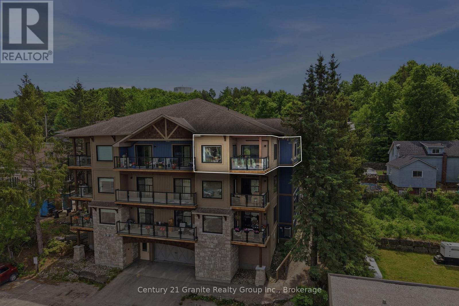 IDEAL TOP CORNER UNIT WITH RIVER & DOWNTOWN VIEW - 303 - 9 Newcastle Street, Minden Hills (Minden), ON