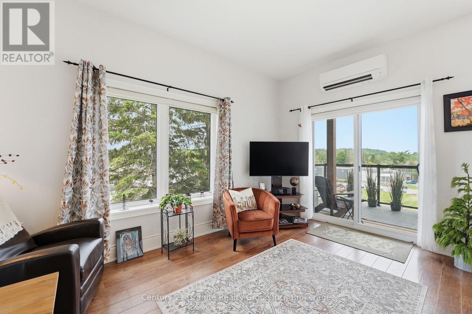 A VIEW & AIR CONDITIONING FOR HOT DAYS! - 303 - 9 Newcastle Street, Minden Hills (Minden), ON