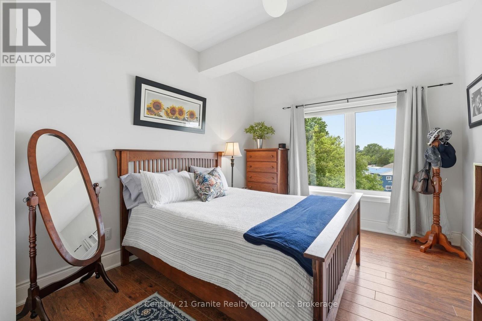 PRIMARY WITH ENSUITE & 2 CLOSETS W/ WALK IN CLOSET - 303 - 9 Newcastle Street, Minden Hills (Minden), ON