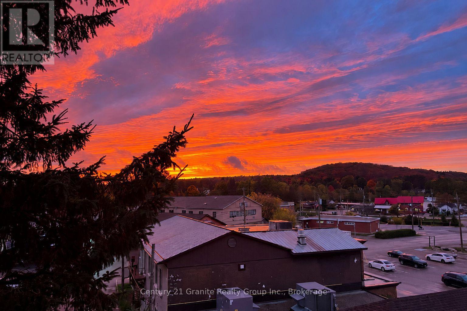SUNSET VIEW! - 303 - 9 Newcastle Street, Minden Hills (Minden), ON