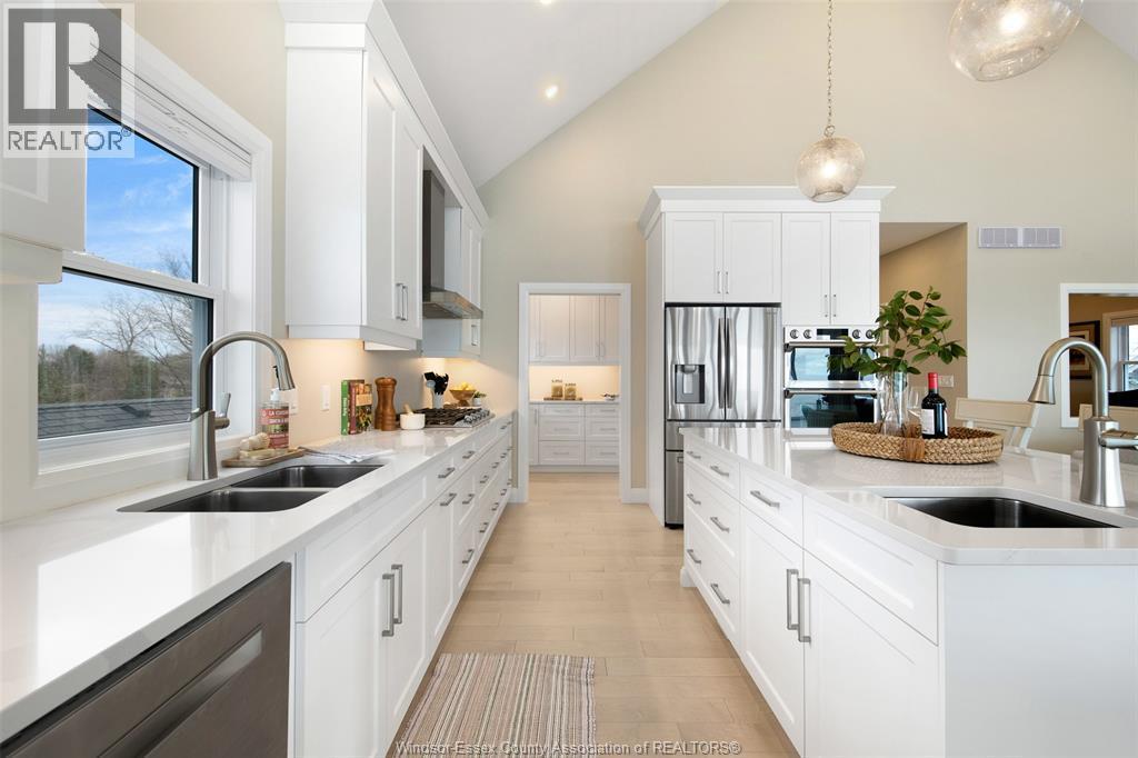 1696 Caille Avenue, Lakeshore, ON