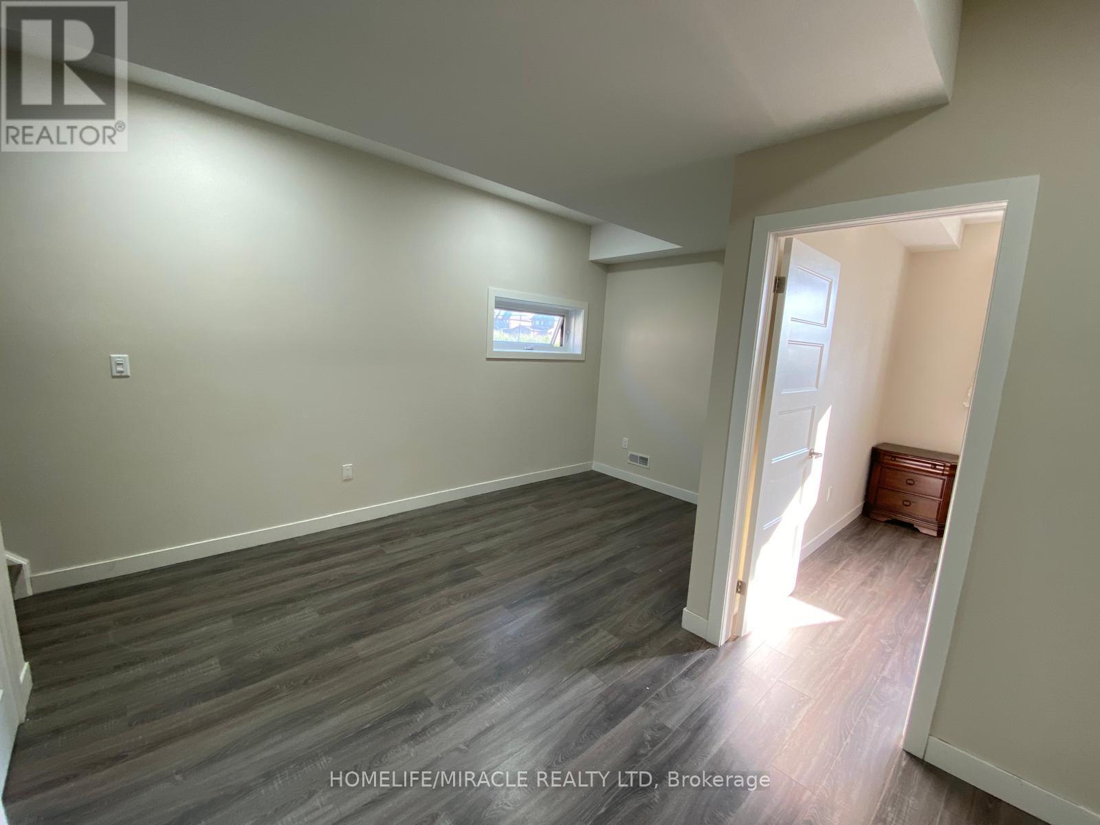 939 West Village Square, London North, ON