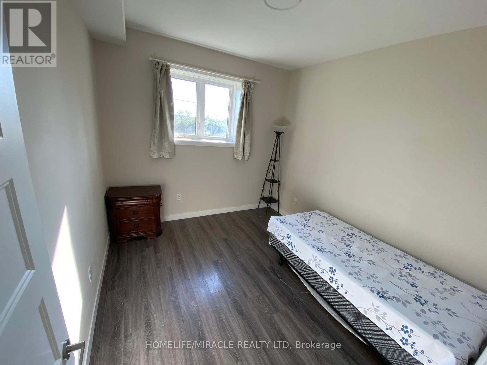 939 West Village Square, London North, ON