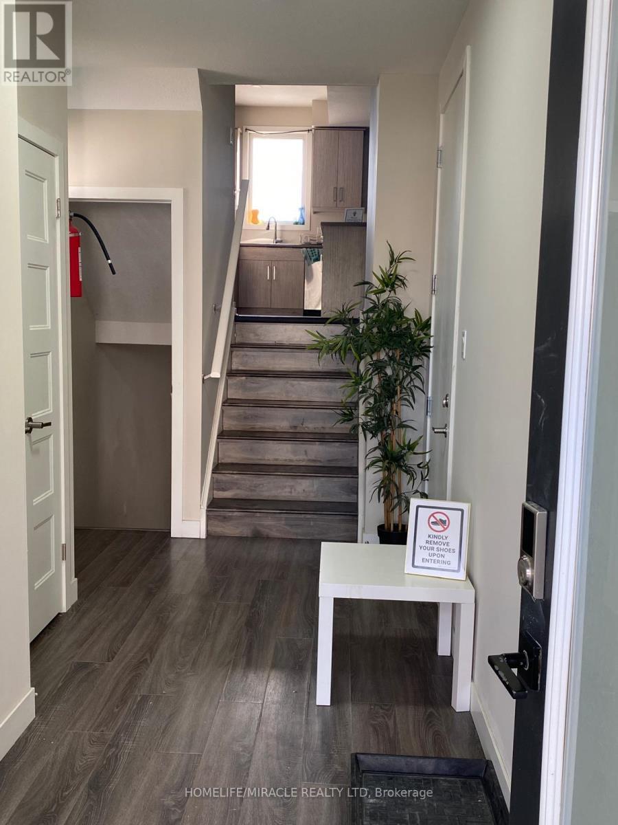 939 West Village Square, London North, ON