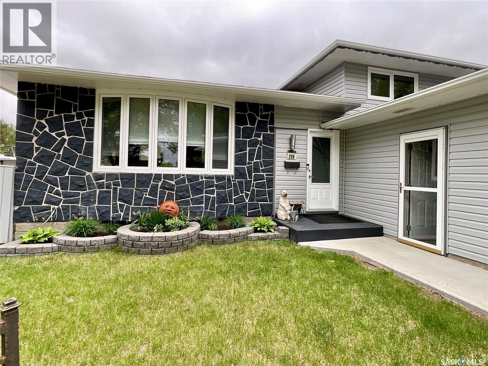 255 Litzenberger Crescent, Regina, SK