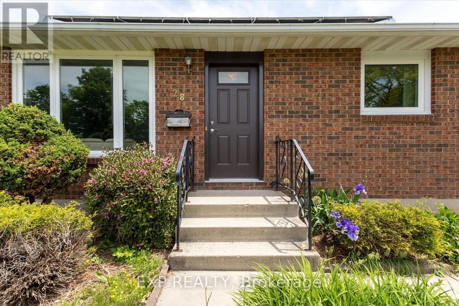 28 Denrich Avenue, Tillsonburg, ON - Outdoor