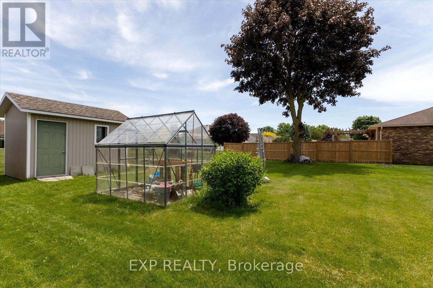 28 Denrich Avenue, Tillsonburg, ON - Outdoor