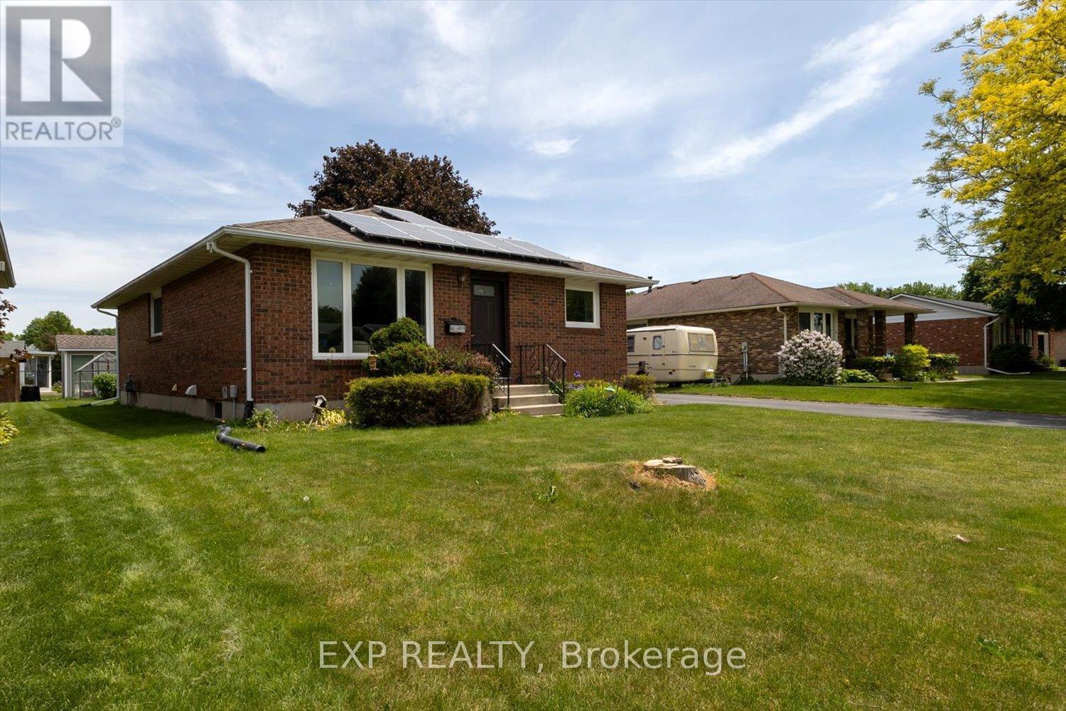 28 Denrich Avenue, Tillsonburg, ON - Outdoor
