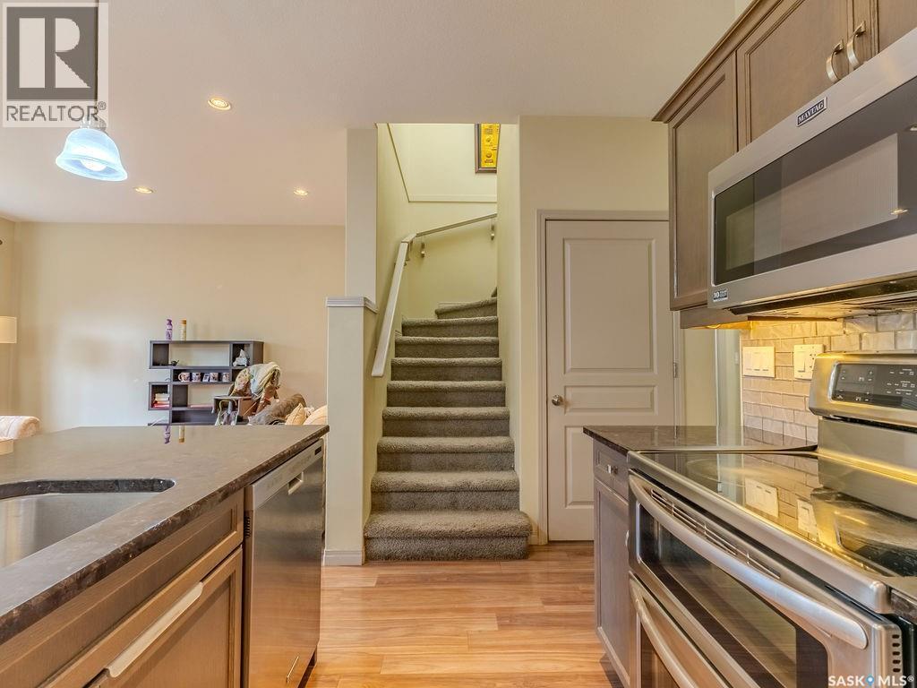 274 Ashworth Crescent, Saskatoon, SK