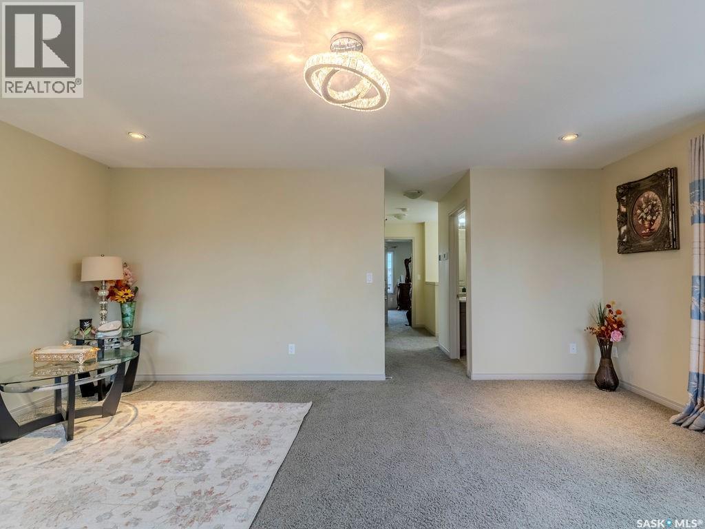 274 Ashworth Crescent, Saskatoon, SK