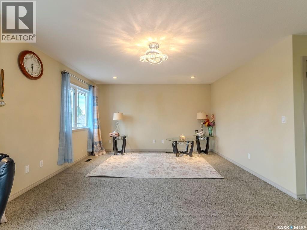 274 Ashworth Crescent, Saskatoon, SK
