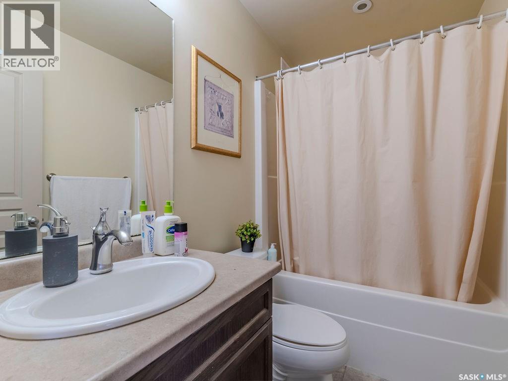 274 Ashworth Crescent, Saskatoon, SK