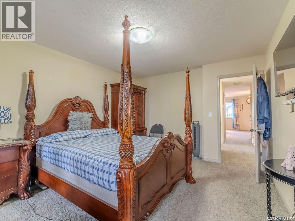 274 Ashworth Crescent, Saskatoon, SK
