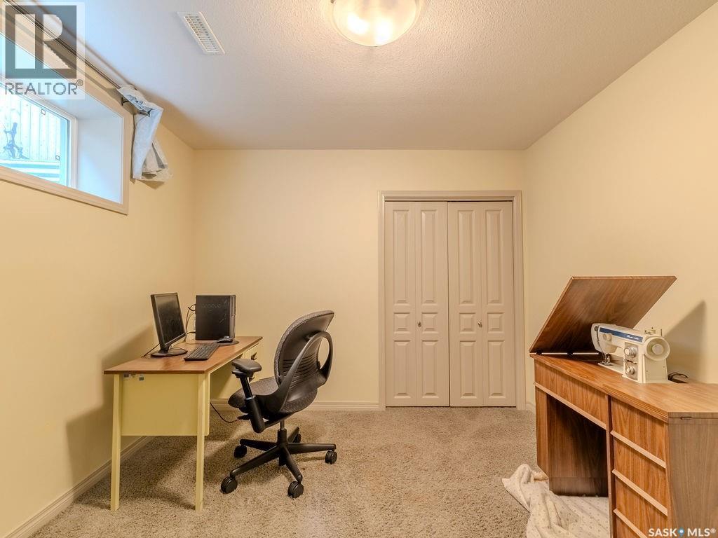 274 Ashworth Crescent, Saskatoon, SK