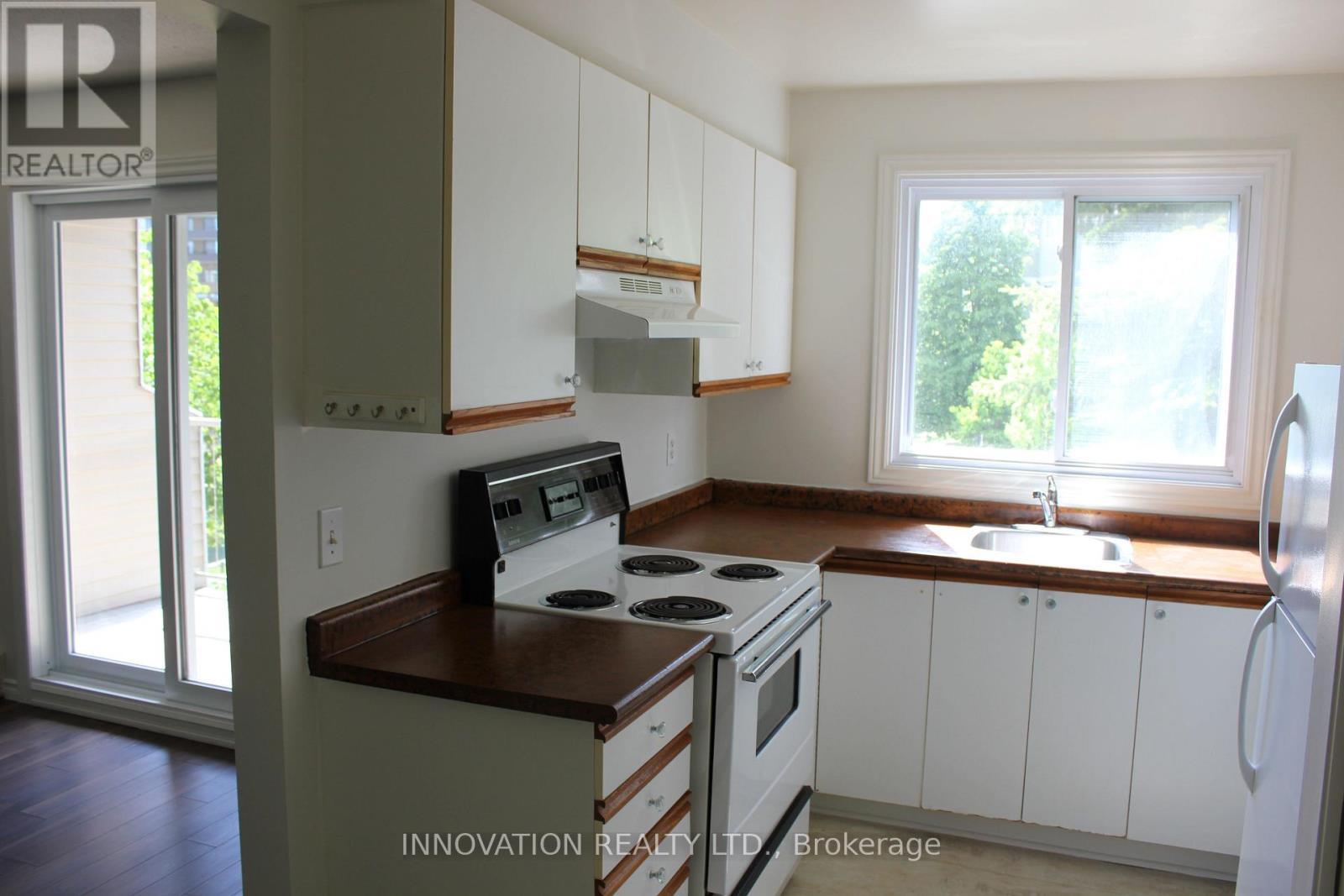 203 - 260 Brittany Drive, Ottawa, ON