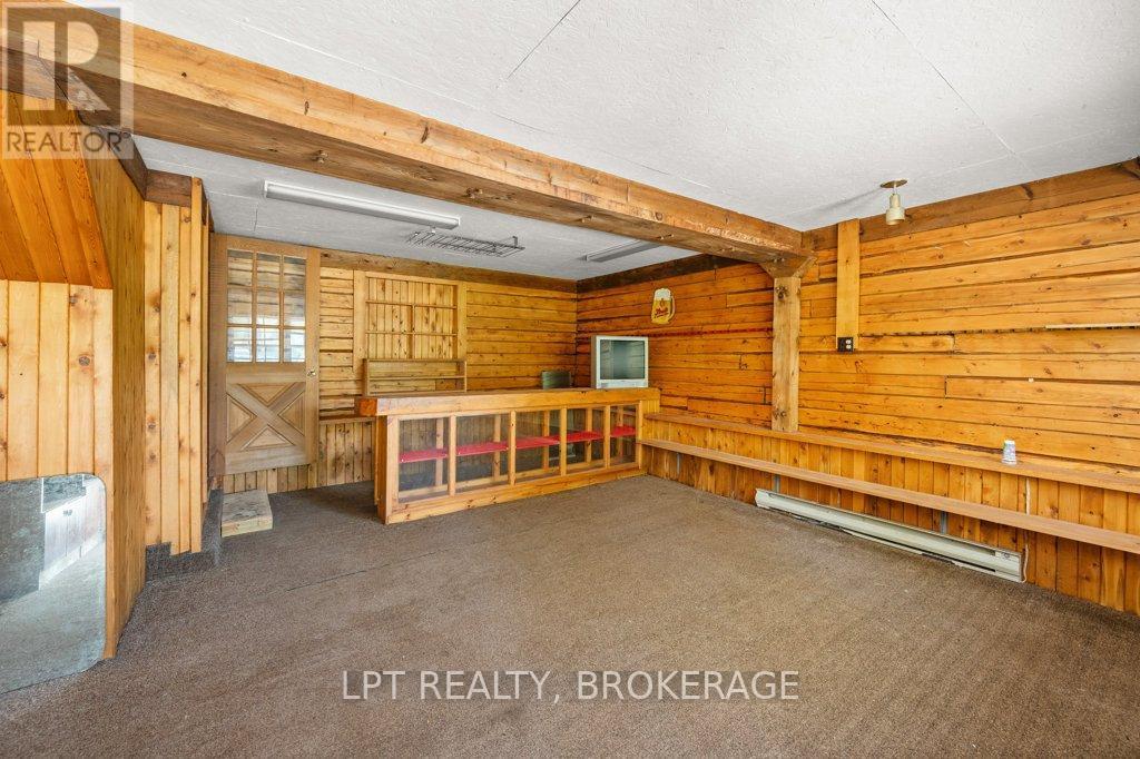 Bar area - 4342 Henderson Road, Frontenac (Frontenac North), ON