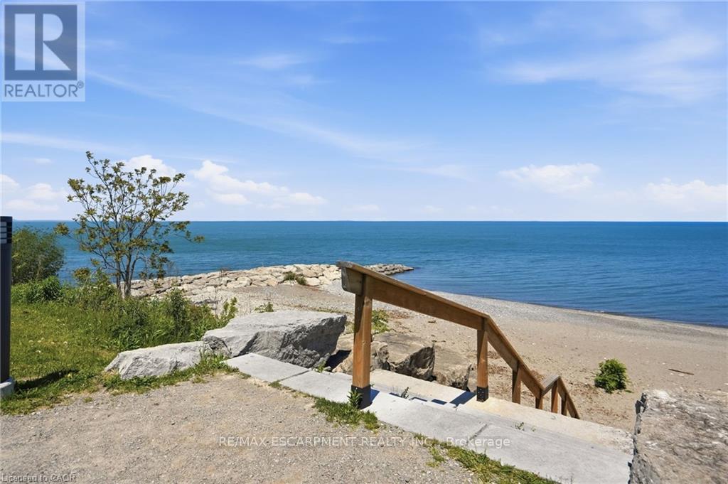 619 - 16 Concord Place, Grimsby, ON