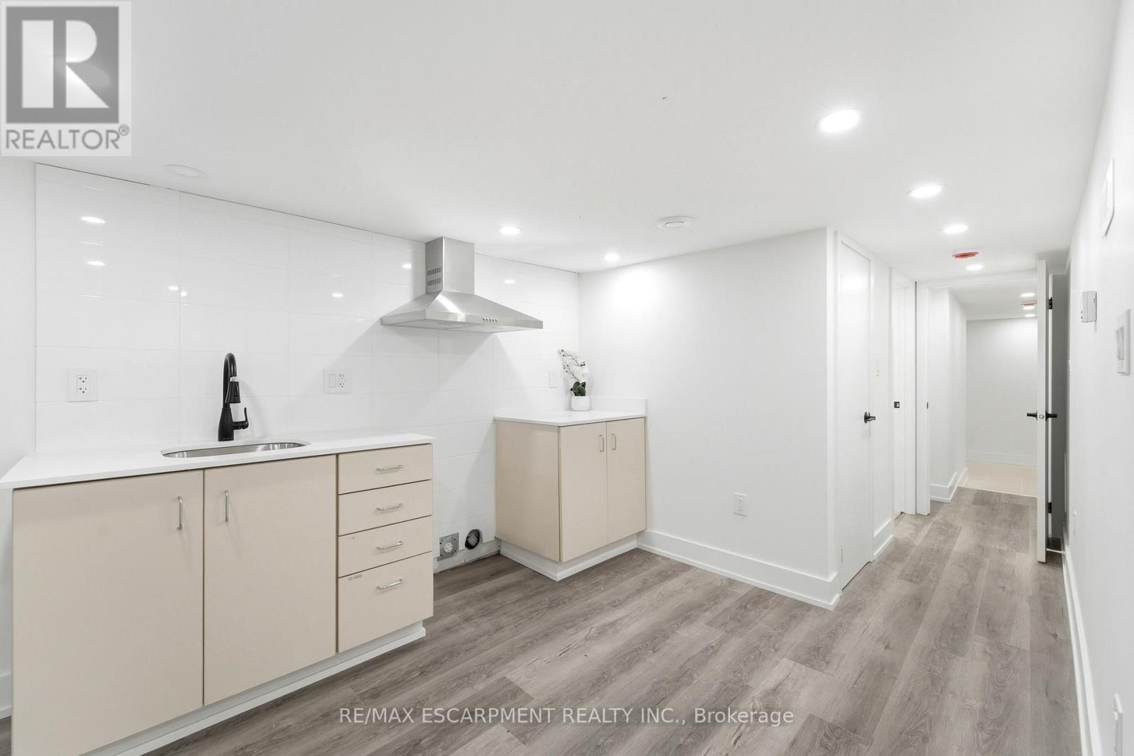 968 Main Street E, Hamilton, ON