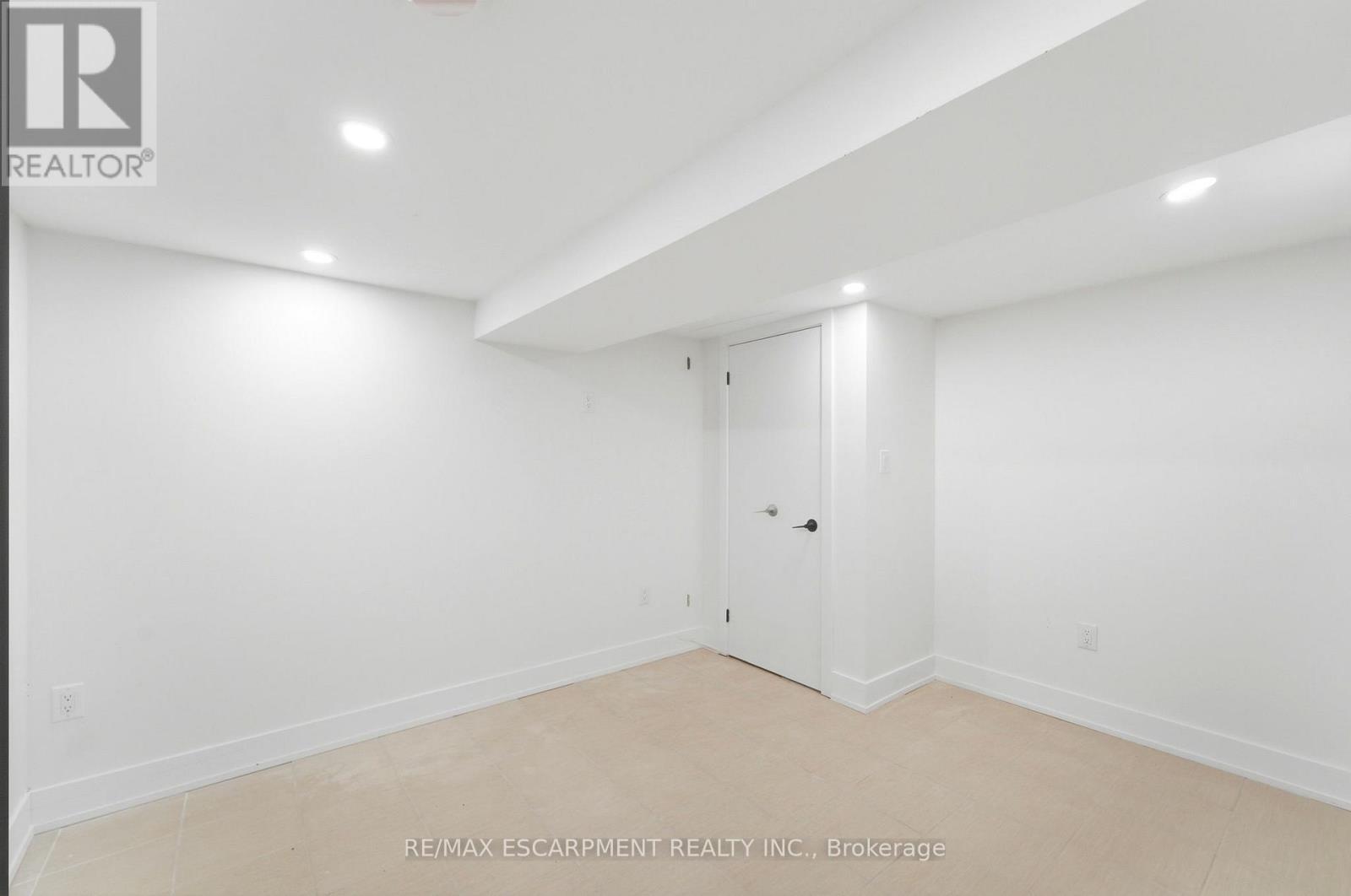 968 Main Street E, Hamilton, ON