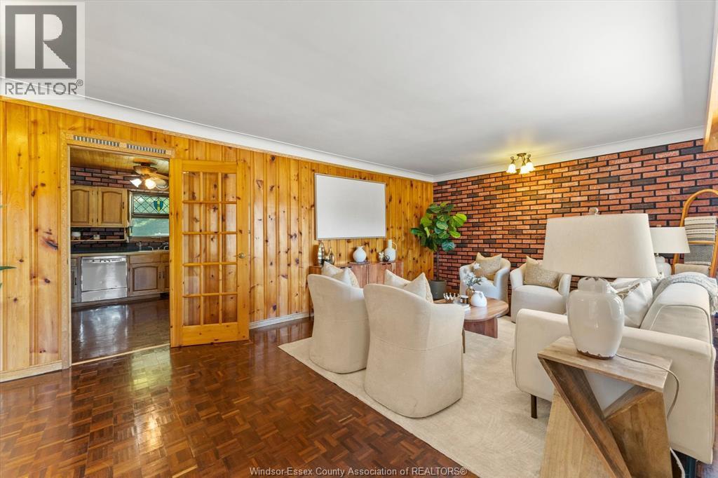 310 River Avenue, Lasalle, ON