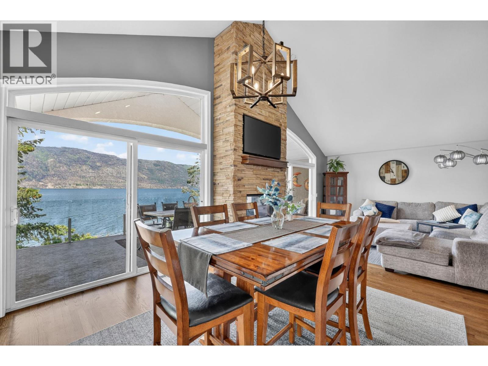 6650 Finch Road, Lake Country, BC - Indoor Photo Showing Dining Room With Body Of Water