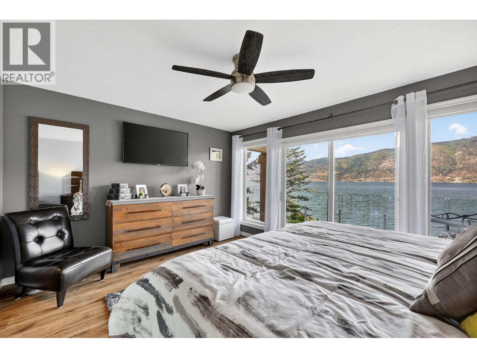 6650 Finch Road, Lake Country, BC - Indoor Photo Showing Bedroom