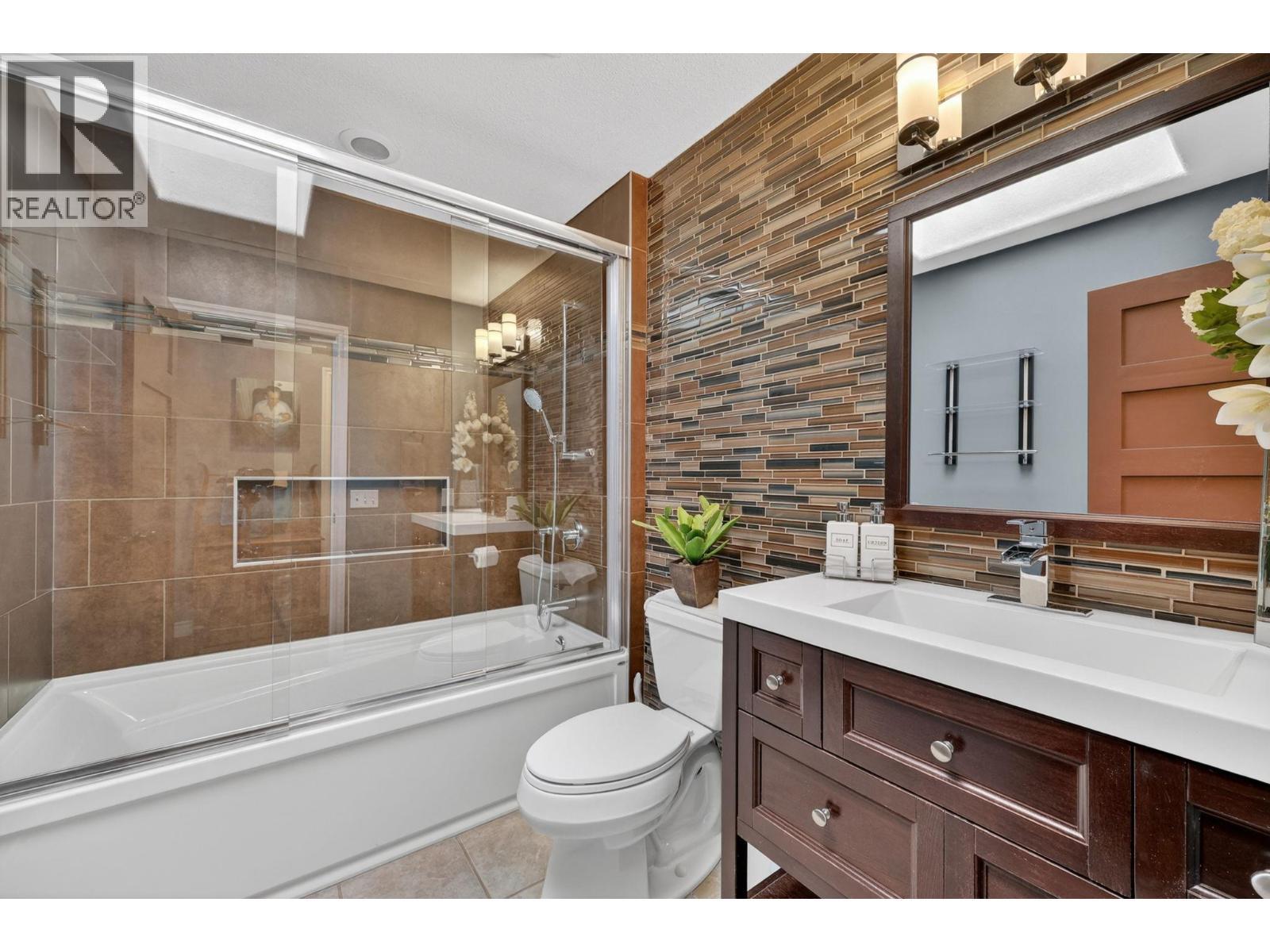 6650 Finch Road, Lake Country, BC - Indoor Photo Showing Bathroom