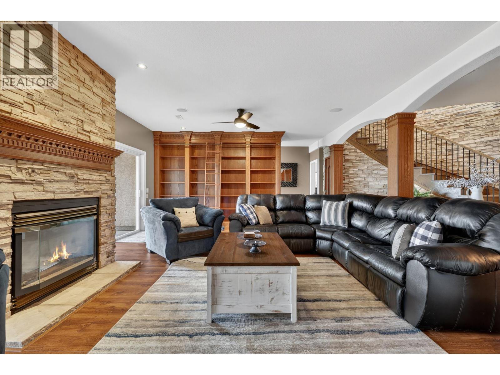 6650 Finch Road, Lake Country, BC - Indoor Photo Showing Living Room With Fireplace