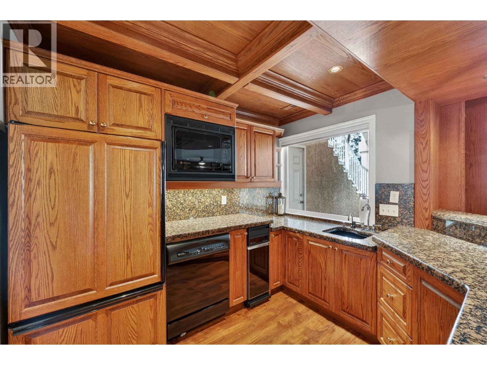 6650 Finch Road, Lake Country, BC - Indoor Photo Showing Kitchen