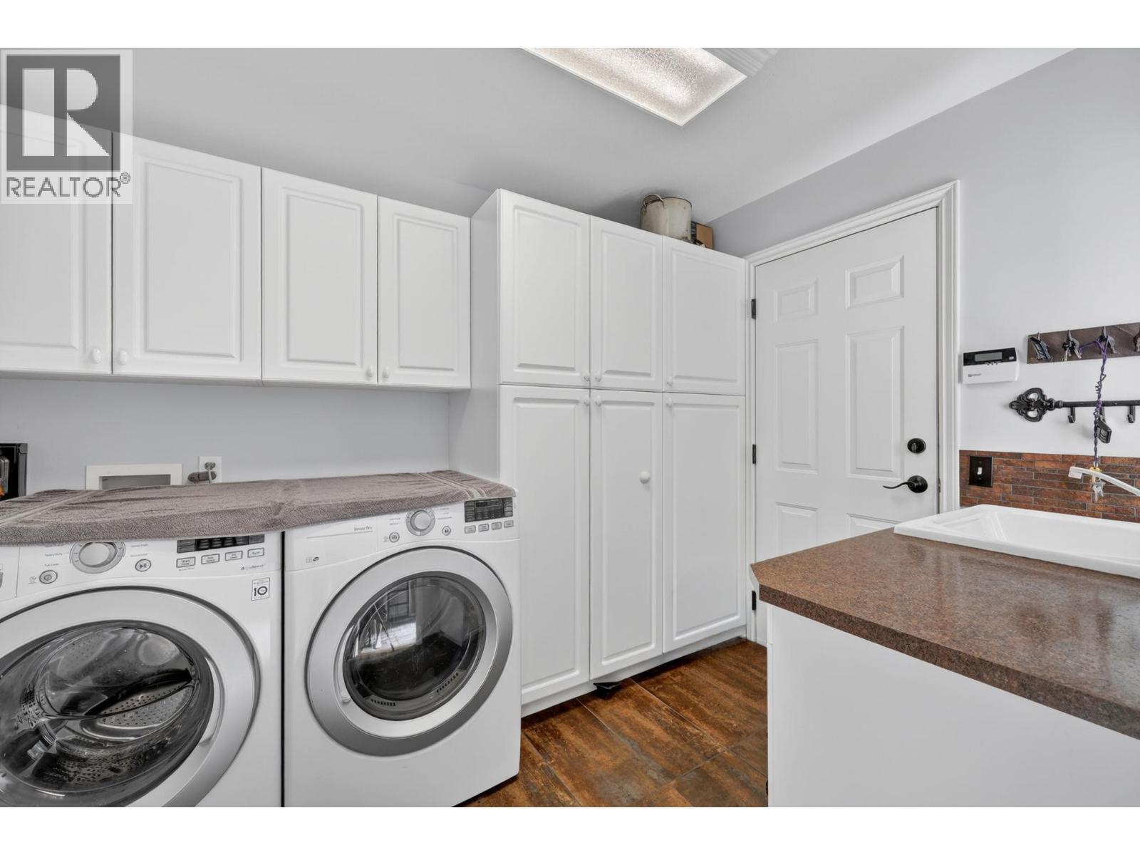 6650 Finch Road, Lake Country, BC - Indoor Photo Showing Laundry Room