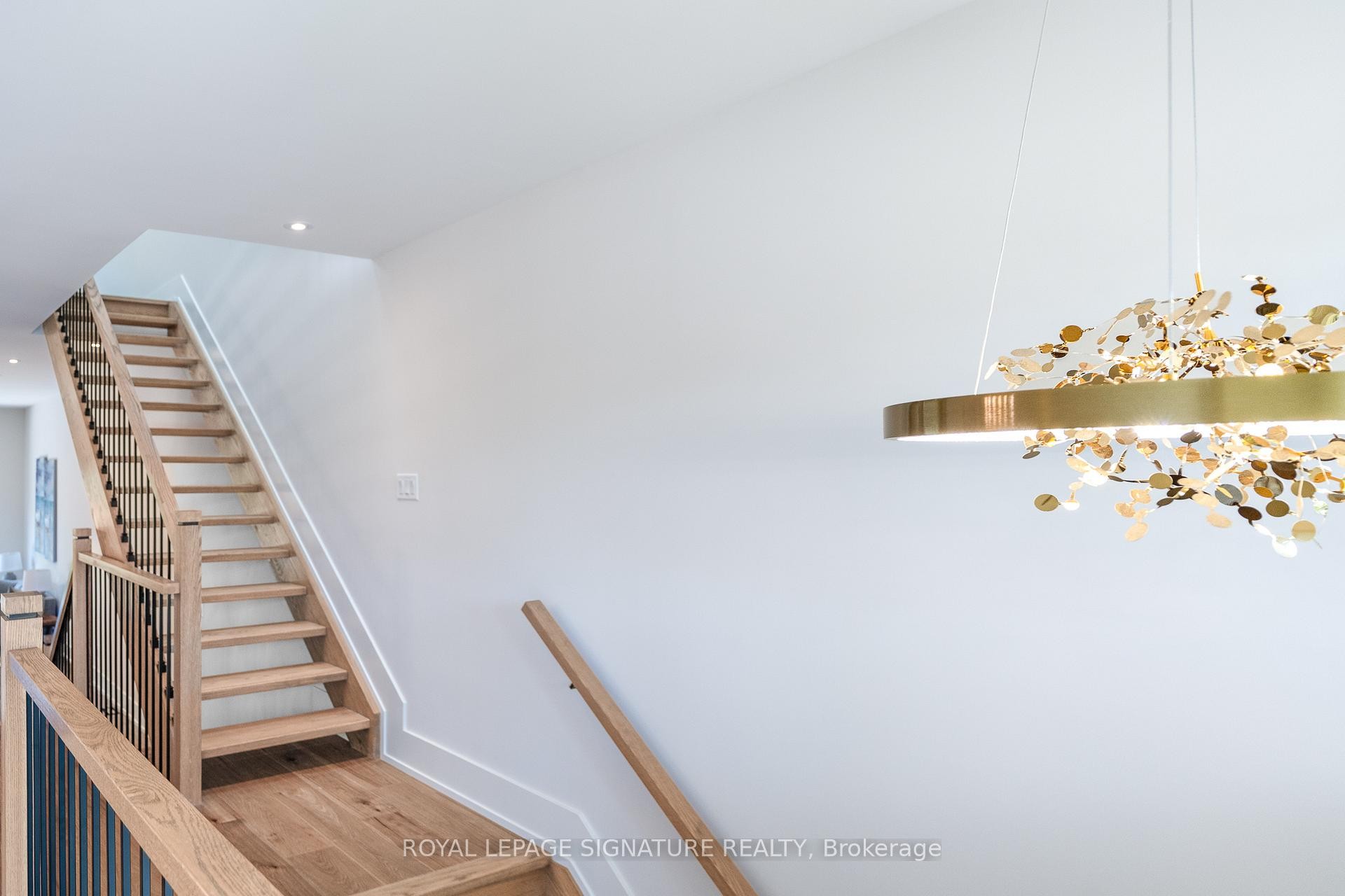 62 Ash Crescent, Toronto, ON