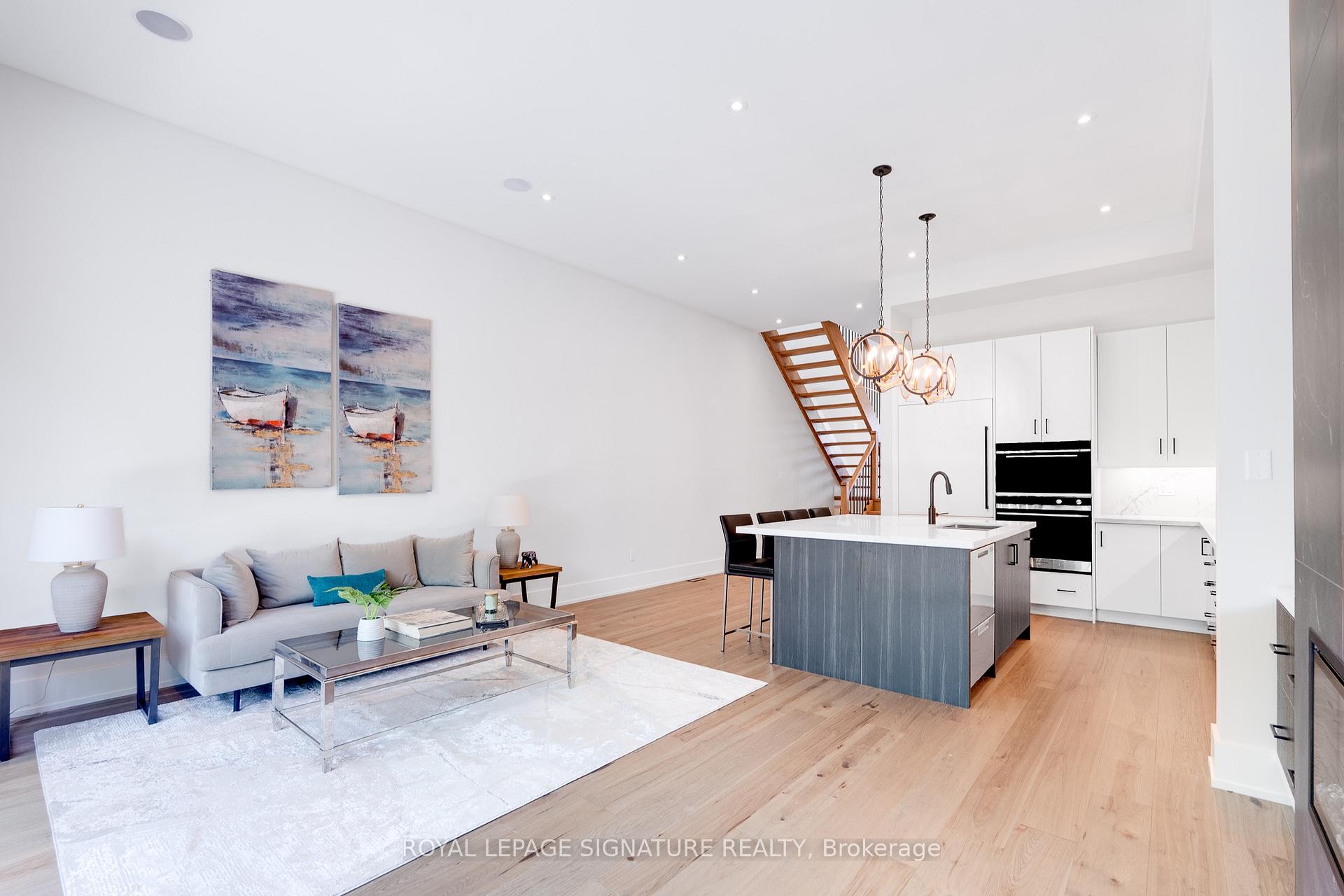 62 Ash Crescent, Toronto, ON