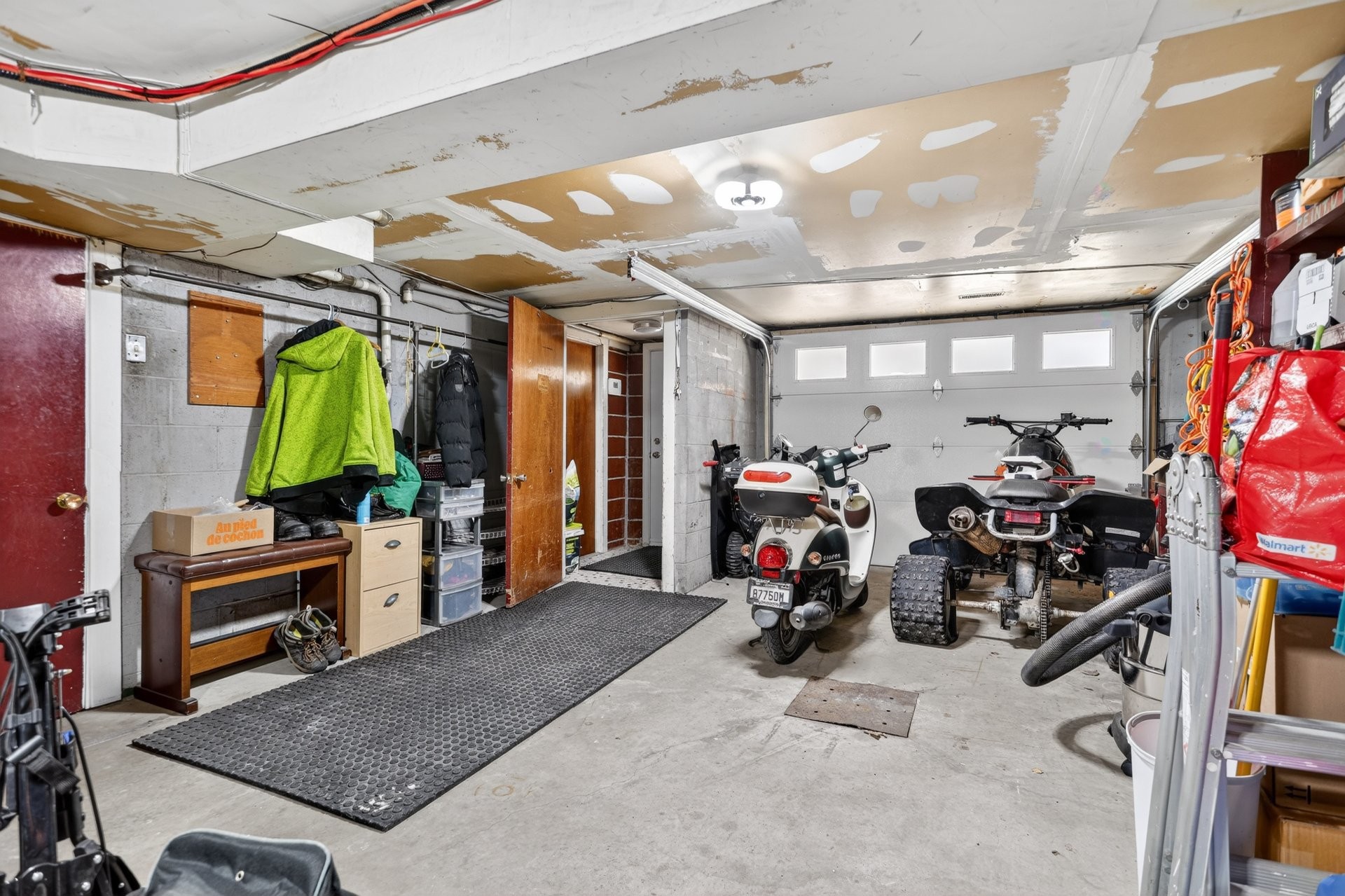 Garage - 1933 53E Avenue (P.-A.-T.), Montréal (Rivière-Des-Prairies/Pointe-Aux-Trembles), QC