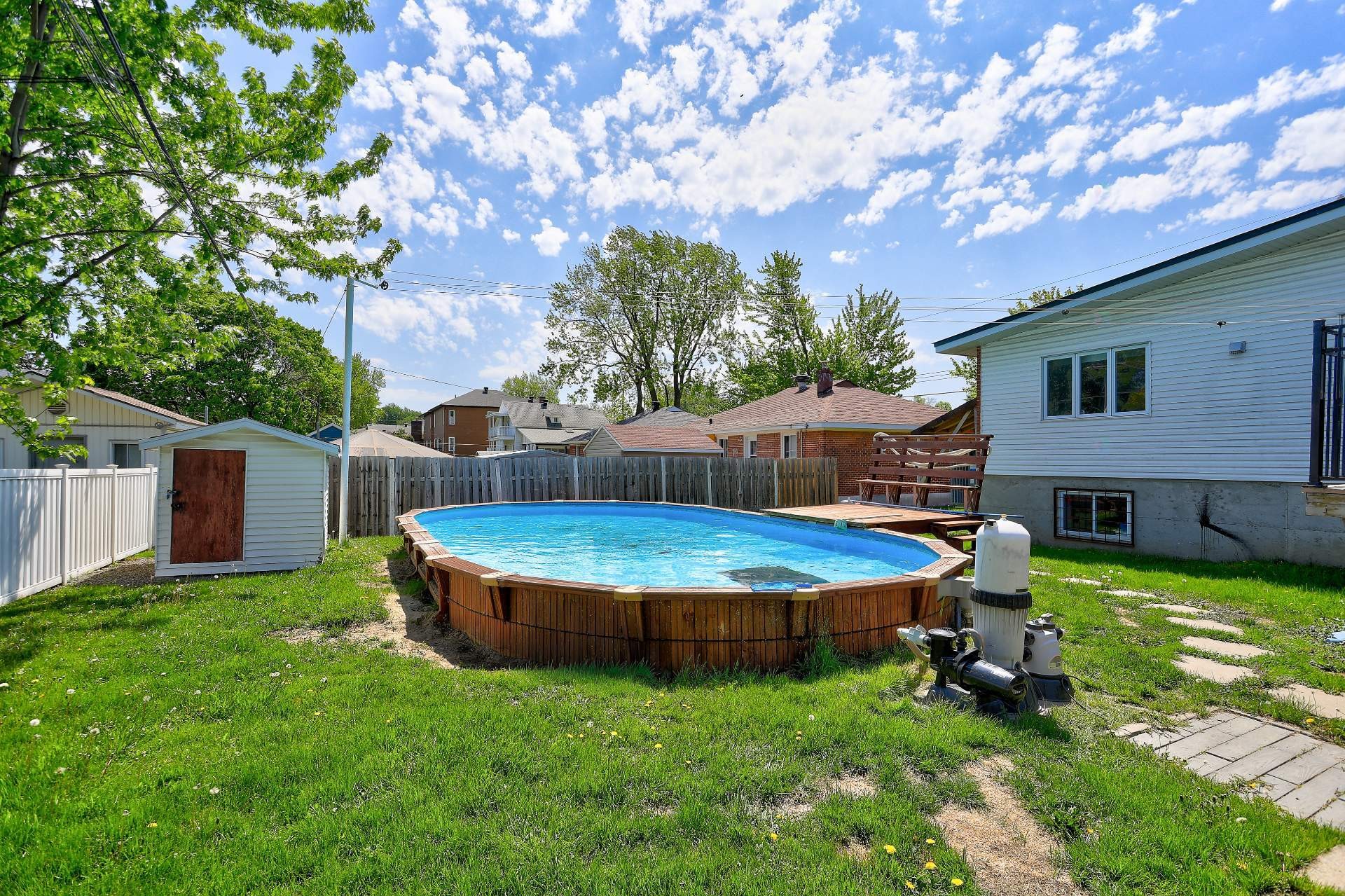 Piscine - 1933 53E Avenue (P.-A.-T.), Montréal (Rivière-Des-Prairies/Pointe-Aux-Trembles), QC