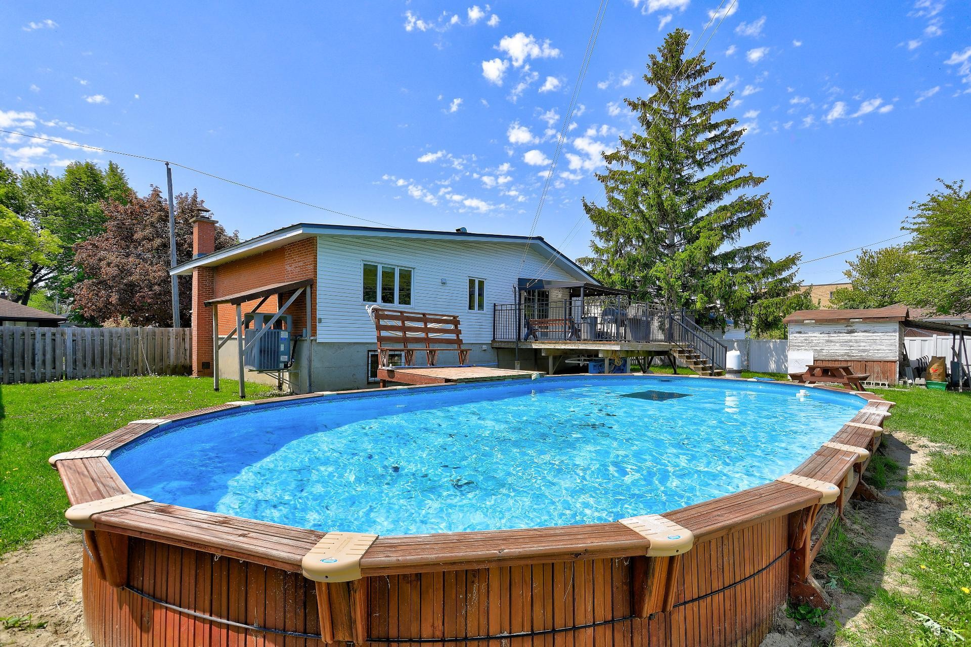 Piscine - 1933 53E Avenue (P.-A.-T.), Montréal (Rivière-Des-Prairies/Pointe-Aux-Trembles), QC