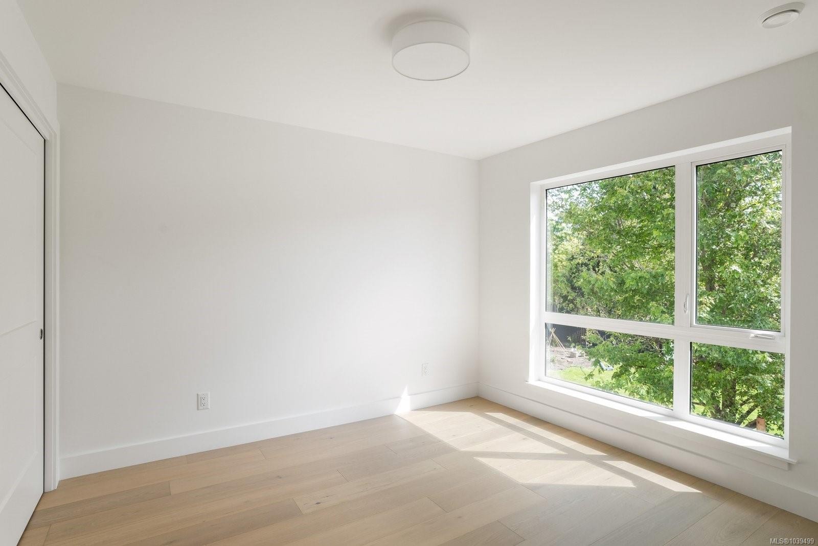 #3-2118 Pentland Rd, Oak Bay, BC