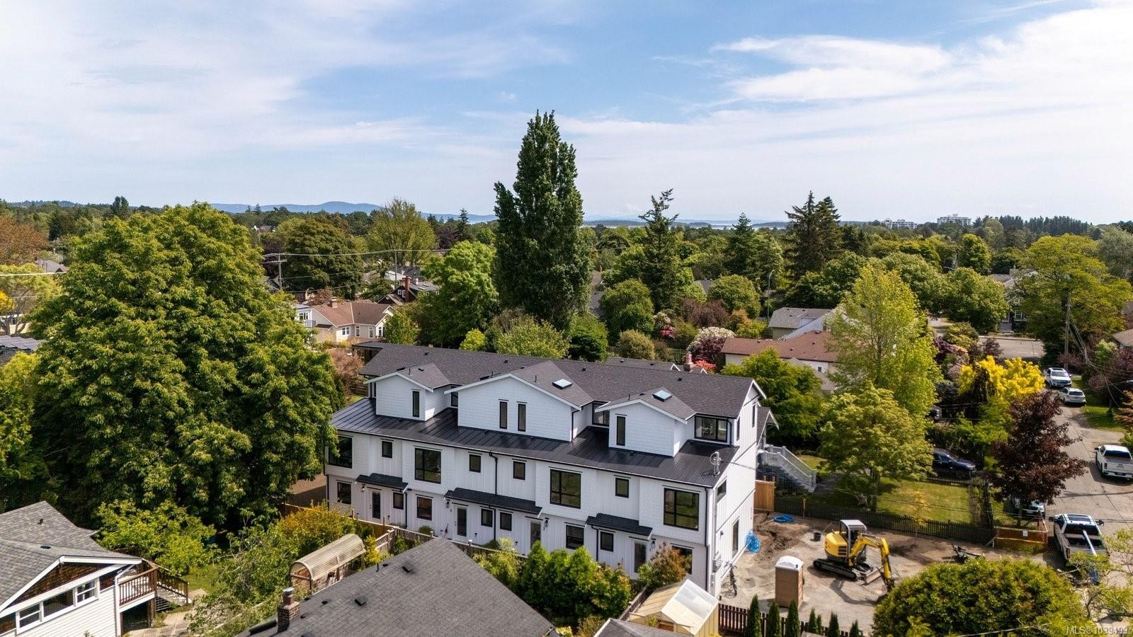 #3-2118 Pentland Rd, Oak Bay, BC