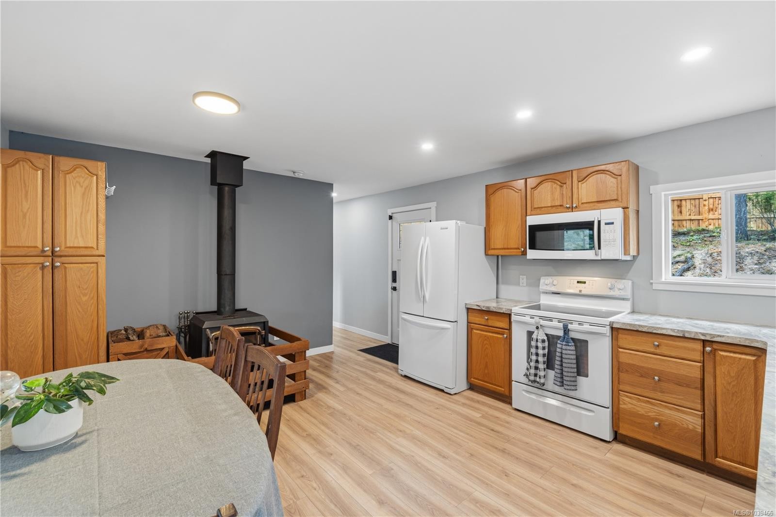 3840 Melrose Rd, Whiskey Creek, BC
